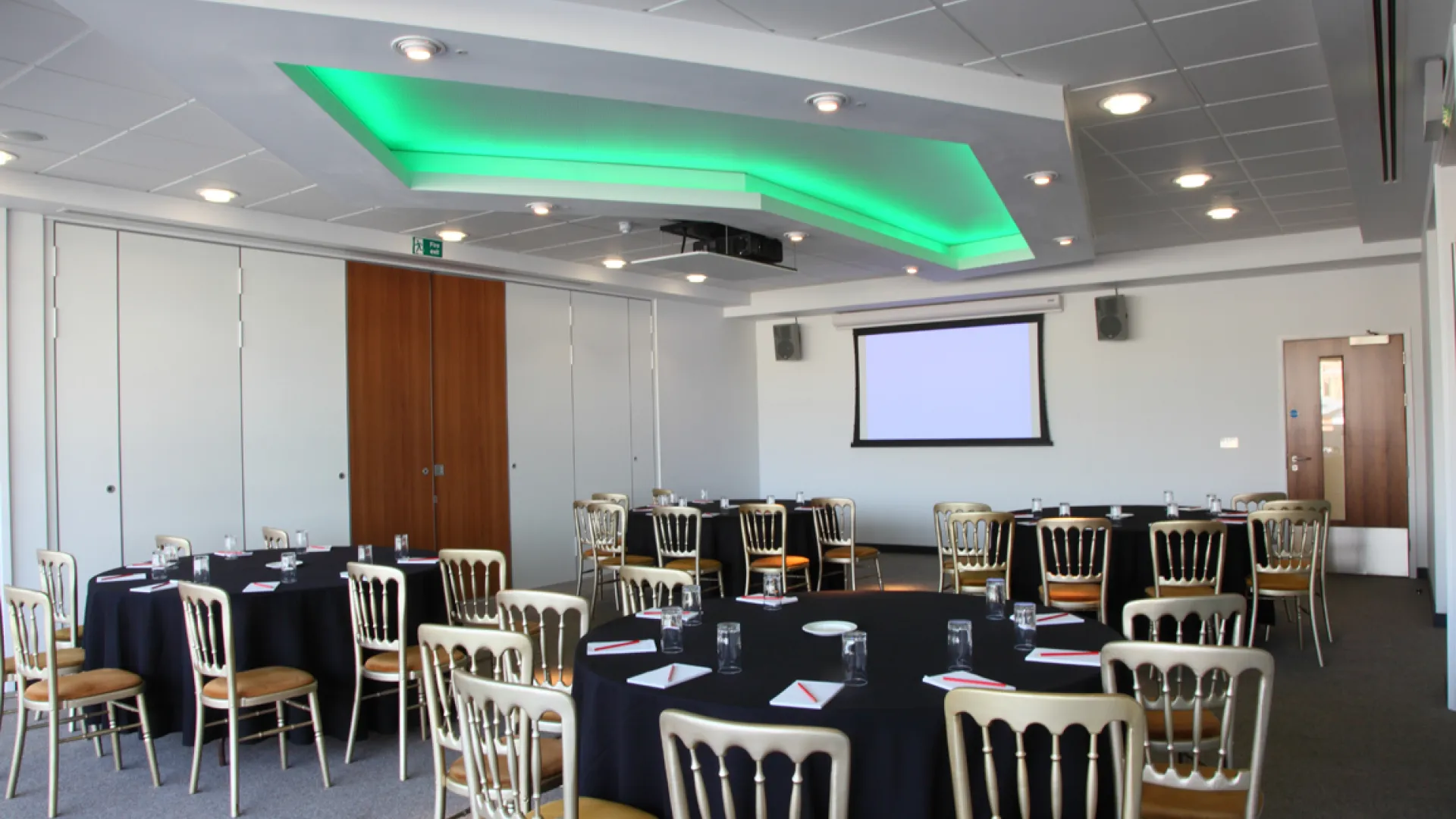 M shed meeting room with projector