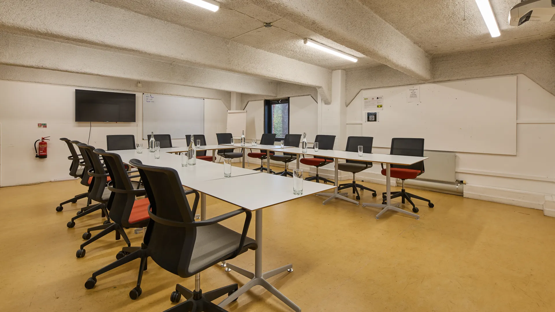 create centre u shaped table